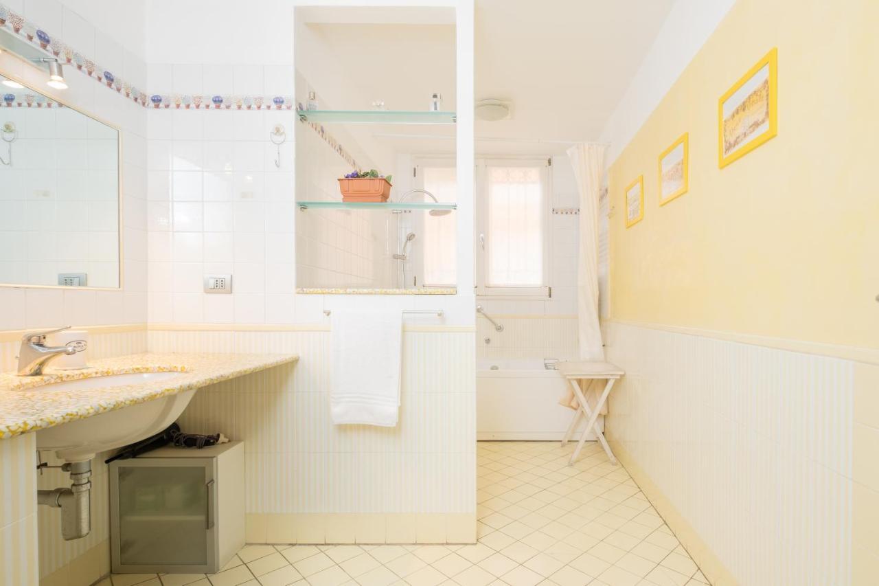 Casa Ilaria Bed & Breakfast Bologna Bagian luar foto